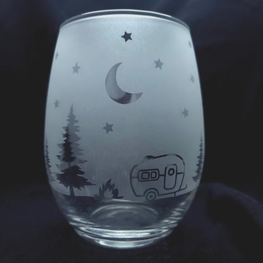 Sandblasted camper RV cocktail glass featuring a cozy etched trailer design, perfect for camping trips, glamping, and RV life lovers. Durable etched barware made for outdoor adventures, campfires, and road trip evenings. Great gift idea for RV owners or camping enthusiasts.
